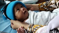 Bayi tersebut mendapat perawatan di RSUD Depok.