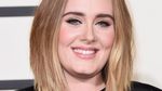 Adele Menawan Bergaun Hitam di Grammy Awards 2016