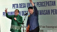 Dalam acara juga Menteri Desa, Marwan Jafar bernyanyi bersama vocalis musikimia Fadly.