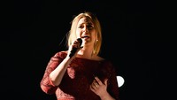 Easy on Me bakal jadi karya baru pertama Adele sejak mengeluarkan album 25 pada 2015. Foto: Kevork Djansezian/Getty Images
