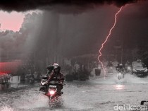 Peringatan Dini Cuaca Ekstrem di Bone: 4 Kecamatan Hujan Lebat-Petir Malam Ini