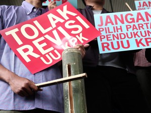 Demo Mahasiswa Tolak Pelemahan KPK di Bintan Ricuh