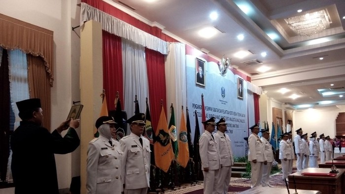Mendagri dan Seskab Hadiri Pelantikan 8 Kepala Daerah di Jatim