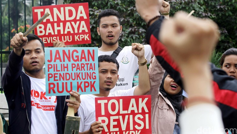 Revisi UU KPK: Amputasi dan Impunitas Revisi UU KPK: Amputasi dan Impunitas