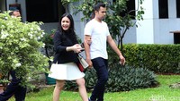 Raffi dan Nagita saat ditemui di kawasan Kebon Jeruk, Jakarta Barat, Rabu (17/2/2016). Pool/Palevi S/detikHOT.