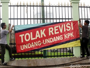 Revisi UU KPK Ancaman Bagi Penyelamatan Sumber Daya Alam Indonesia