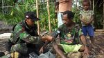 Prajurit TNI Patroli di Pebatasana RI-Papua Nugini
