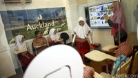 Program CSR EF English First untuk membantu setiap anak-anak Indonesia mempunyai kesempatan yang sama untuk belajar bahasa Inggris dan siap menghadapi MEA.
