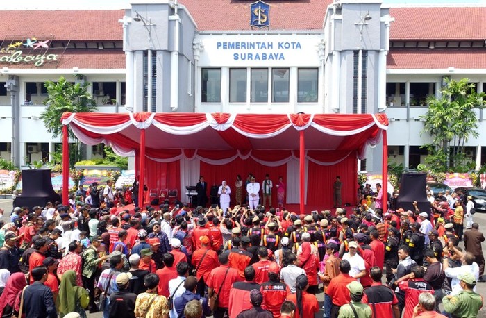 Pidato Kemenangan Risma Kembali Pimpin Surabaya