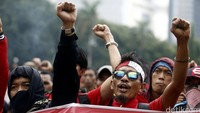 Tigor dan Obed sebelumnya ditangkap saat mendampingi massa buruh ketika berdemo pada 30 Oktober 2015 lalu. Keduanya ditangkap bersama dengan 23 buruh dan 1 mahasiswa. Pihak Polda Metro Jaya kemudian menetapkan mereka sebagai tersangka namun tidak dilakukan penahanan. Dan hari ini, keduanya harus diserahkan ke Kejasaan untuk tahap dua setelah berkasnya dinyatakan P21.