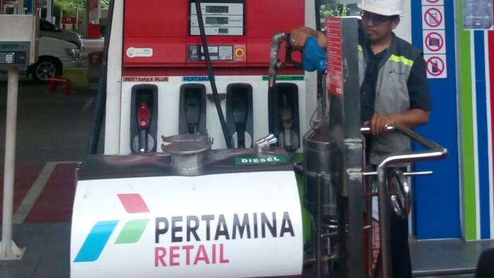 Pertamina mengecek takaran BBM di SPBU