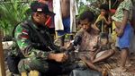 Prajurit TNI Patroli di Pebatasana RI-Papua Nugini