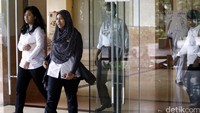 Perubahan seragam ini tertuang dalam Peraturan Menteri Dalam Negeri Nomor 6 Tahun 2016 tentang Perubahan Ketiga Peraturan Menteri Dalam Negeri Nomor 60 Tahun 2007 tentang Pakaian Dinas Pegawai Negeri Sipil lingkup Kementerian Dalam Negeri dan Pemda.