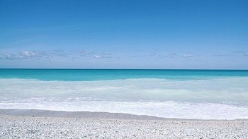 Surga tersembunyi ini adalah pantai Kolbano, Kupang, NTT. Foto: Ahmad Renaldi