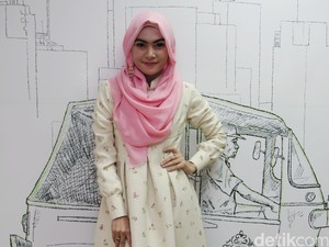 Laili Meutia, Si Cantik Alumni Hijab Hunt yang Kini Jadi Penyanyi