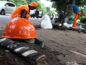 Ahok Bayarkan Iuran BPJS Ketenagakerjaan Pasukan Oranye