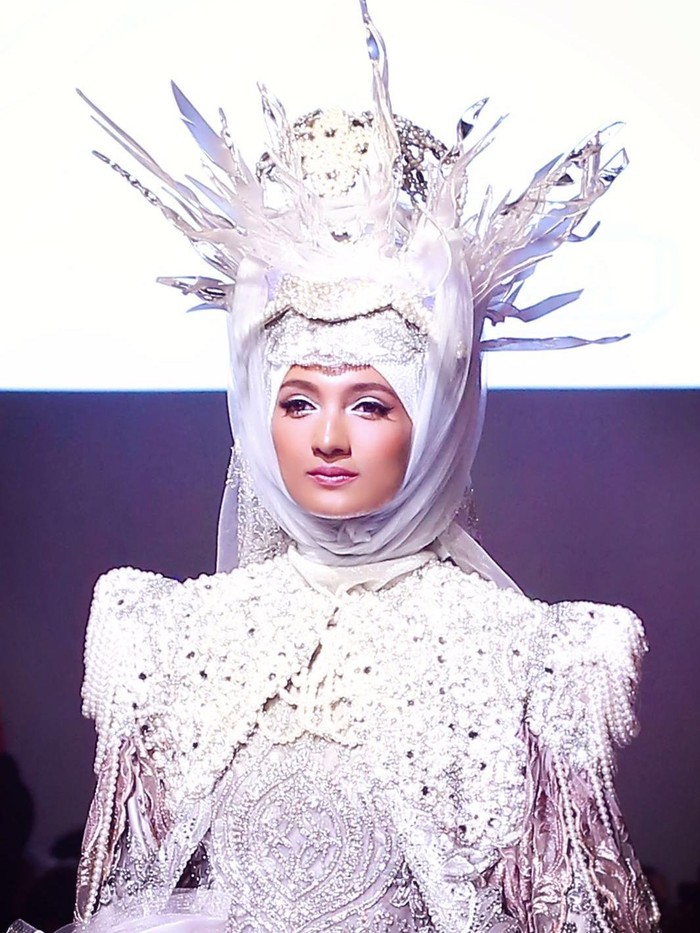 Laura Muljadi Menangis Pertamakali Fashion Show di New York