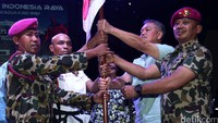 Sabar akan ditemani oleh pasukan Marinir TNI AL yang tergabung dalam Tim Ekspedisi Indonesia Raya.