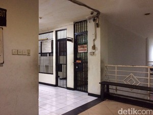 Kisah Pejabat MA: Dulu Tidur di Rumah Mewah, Kini Hanya Beralas Lantai Bui