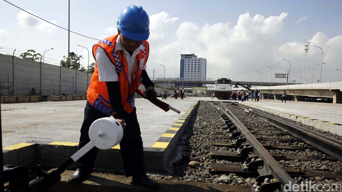 100 Km Rel Baru Terbangun di Sulawesi dan Sumatera