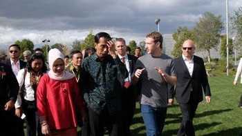 Zuckerberg berbincang santai dengan Jokowi. Foto: detikcom/Ikhwanul Khabibi