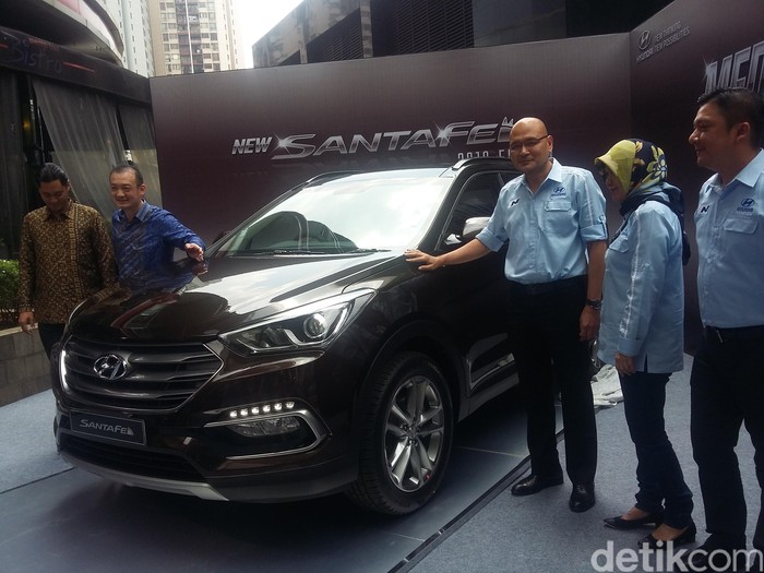 Hyundai Luncurkan SUV Santa Fe