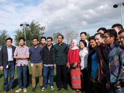 Mark Zuckerberg Ajak Jokowi Jelajahi Markas Facebook