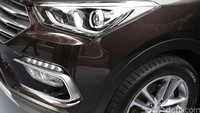 Sejumlah bagian mendapat penyegaran seperti lampu depan, auto light control, dan LED positioning lamps.