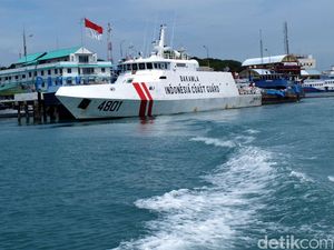 Bakamla Buru Gerhana Dengan Kuda Laut dan Gajah Laut