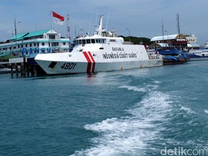 Bakamla Buru Gerhana Dengan Kuda Laut dan Gajah Laut