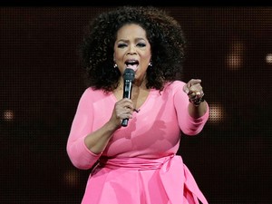 Oprah Winfrey Lelang Isi Lemari Mulai dari Rp 13.000