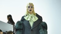 Gaga saat beraksi di catwalk. Dimitrios Kambouris/Getty Images for Marc Jacobs/detikFoto.