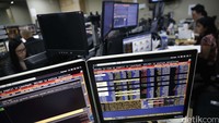 Indeks Harga Saham Gabungan (IHSG) lengser dari level 4.700 gara-gara maraknya aksi jual saham perbankan. Investor asing mencatat jual bersih hingga Rp 900 miliar.