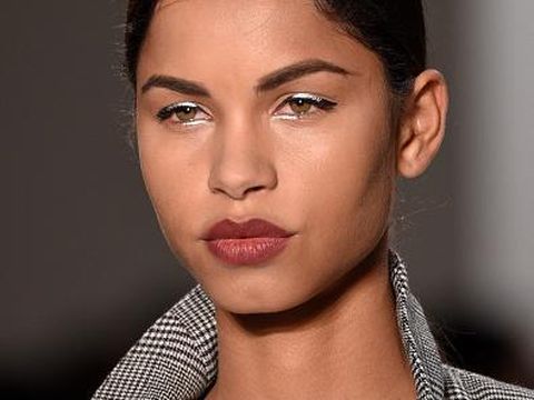 Glamour Hingga Dramatis Makeup dari New York Fashion Week 