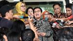 Ketua Dewan Komisioner OJK Datangi KPK