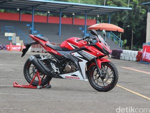 Honda CBR150R, Motor Terbaik Versi Wartawan Indonesia