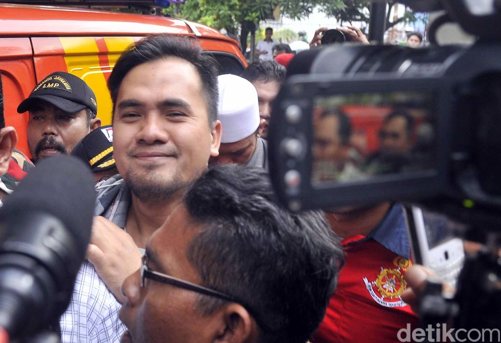 Periode akhir tahun lalu pelapor ketiga itu mengaku sempat digagahi sang pedangdut lebih dari sekali Priyo juga menegaskan asisten tangga Saipul