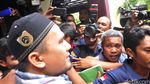 Penampakan Saipul Jamil Tinggalkan Polsek Kelapa Gading