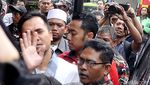 Kiss Bye  Saipul Jamil Saat Kembali ke Penjara