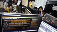 Posisi terendah yang sempat disinggahi IHSG ada di level 4.680,143. Jelang penutupan perdagangan aksi beli sempat muncul meski tidak ramai.