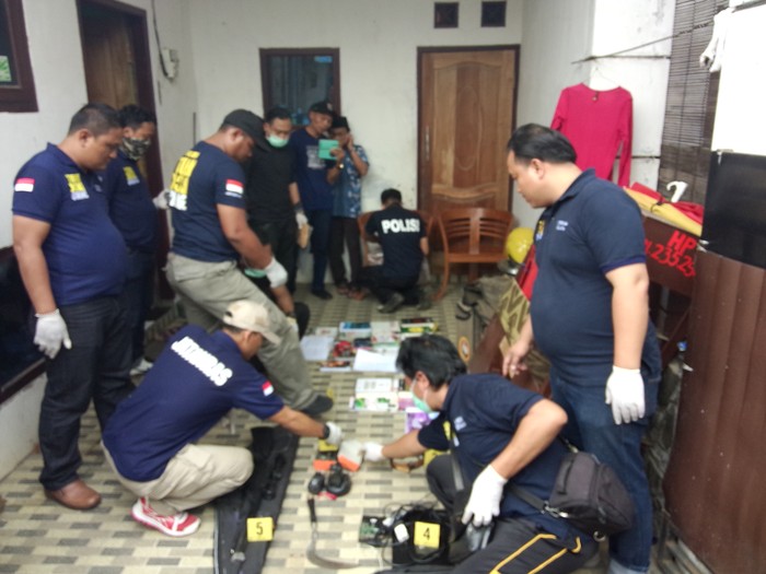 Buku Jihad hingga Senpi Disita dari Rumah Achmad Terduga Teroris di Malang