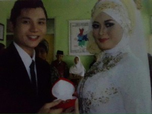 Pernikahan Ovi Duo Serigala di Ujung Tanduk