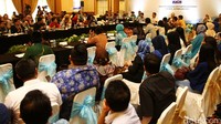 SBY dan netizen diskusi tentang perlu atau tidaknya revisi UU 30 Tahun 2002 Tentang KPK di Raffles Hills, Cibubur, Sabtu (20/2/2016).