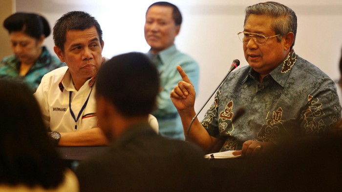 PD Tolak Gestur 1 Jari Luhut Dikaitkan dengan Gaya Bicara SBY