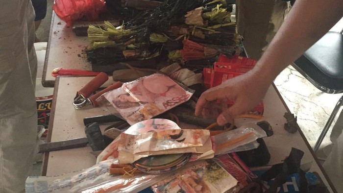 Anak Panah di Kafe Daeng Azis Untuk Serang Petugas? Razman: Tidak Benar!