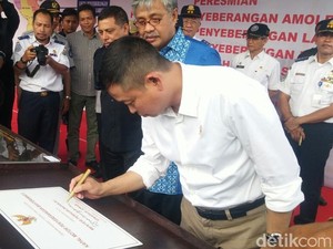 Jonan Resmikan 2 Pelabuhan Penghubung Jawa dan Kalimantan