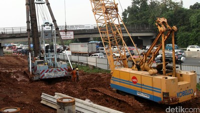 Pembangunan LRT Cibubur-Cawang