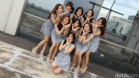 Cherrybelle dengan pose andalannya.