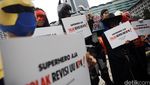 Aksi Superhero Tolak Revisi UU KPK