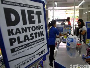 Pengusaha Tolak Larangan Penggunaan Kantong Plastik